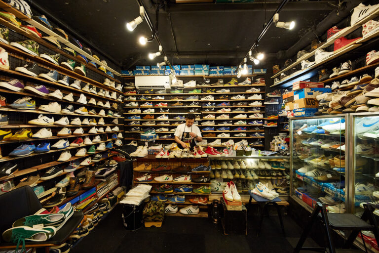 18 Toko Sepatu Sneakers Terbaik Di Kota Tokyo Tahun 2023! Temukan Koleksi Edisi Terbatas Disini feat